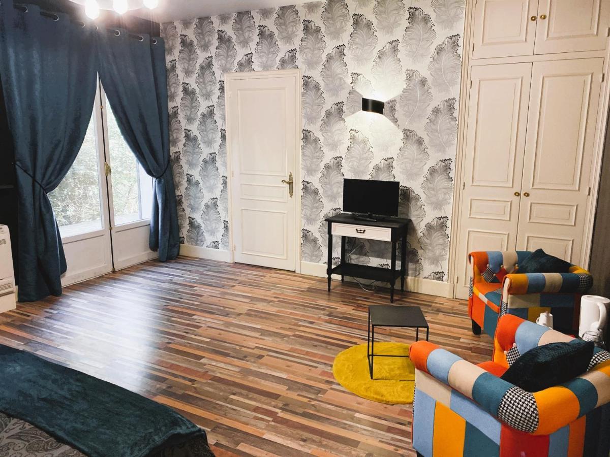 Les Genebruyeres - L'Histoire D'Un Reve Bed & Breakfast Aubigny-sur-Nère Exterior foto